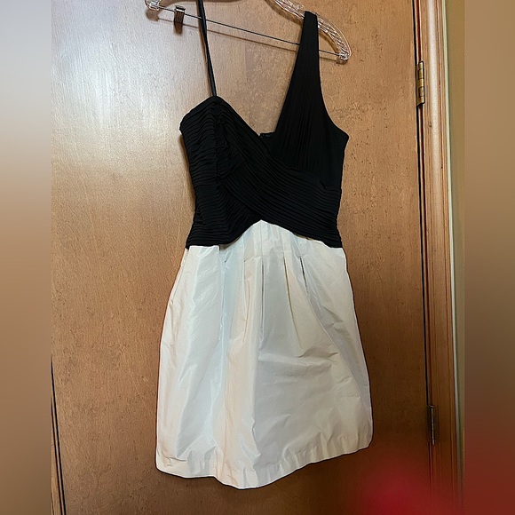 BCBGMaxazria Black & White One-Shouldered Mini Dress - Size 12 - Picture 1 of 4